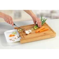 Wenko Planche à Découper Bruno 8 Wenko Planche à Découper Bruno -Wenko 1000274832 210618 14070600617 MOOD DETAILS P000000001000274832 mood